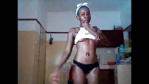 Snapshot of herslatt chatting on May 2026 02:19:01 AM herslatt online show from May 2026 02:19:01 AM