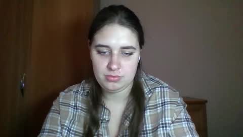 hess_luna_ online show from October 2025 10:08:02 AM