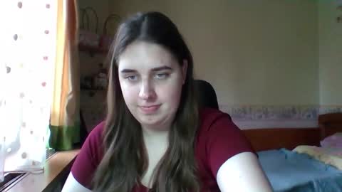 hess_luna_ online show from November 2025 10:09:01 AM