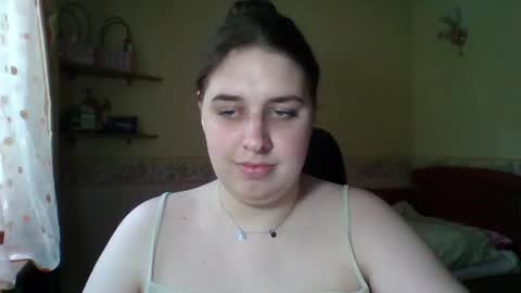 hess_luna_ online show from June 2026 09:12:01 AM