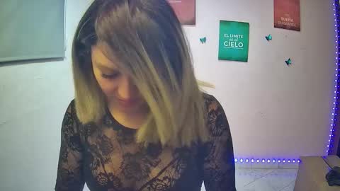 Hestesiaxx online show from November 2025 02:54:01 AM