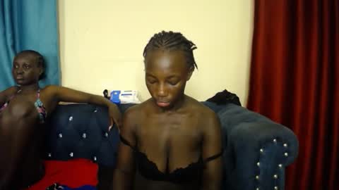 Snapshot of hevyn_sweetness chatting on November 2025 04:30:01 PM Hevyn online show from November 2025 04:30:01 PM