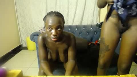 Snapshot of hevyn_sweetness chatting on December 2025 07:41:01 PM Hevyn online show from December 2025 07:41:01 PM