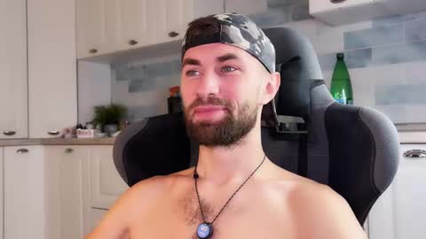 Arnold online show from November 2025 02:42:01 PM