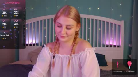 Snapshot of hey_cassie chatting on October 2025 03:19:02 PM hey_cassie online show from October 2025 03:19:02 PM