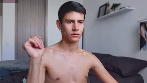 hey_cesard online show from February 2025 01:33:01 PM