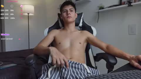 hey_cesard online show from September 2025 12:38:01 PM