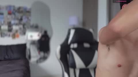 hey_cesard online show from September 2025 02:41:01 PM