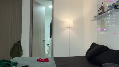 hey_cesard online show from October 2025 11:26:02 PM