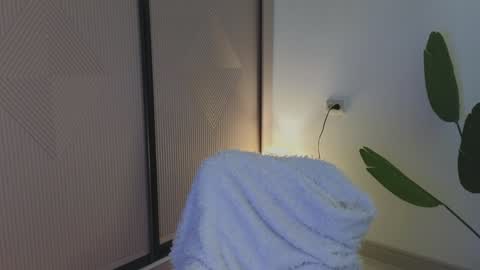Snapshot of hey_herbal chatting on December 2024 05:22:01 PM Audrey online show from December 2024 05:22:01 PM