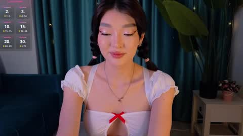 Snapshot of hey_herbal chatting on January 2025 03:20:01 PM Audrey online show from January 2025 03:20:01 PM
