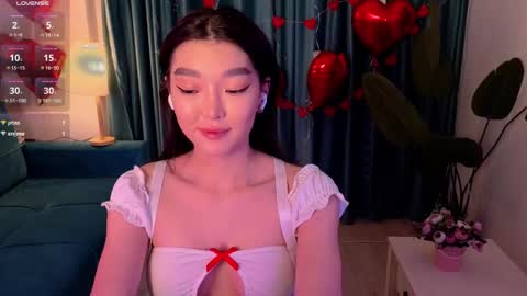 Snapshot of hey_herbal chatting on February 2025 01:21:02 PM Audrey online show from February 2025 01:21:02 PM