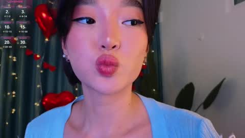 Snapshot of hey_herbal chatting on February 2025 03:21:01 PM Audrey online show from February 2025 03:21:01 PM