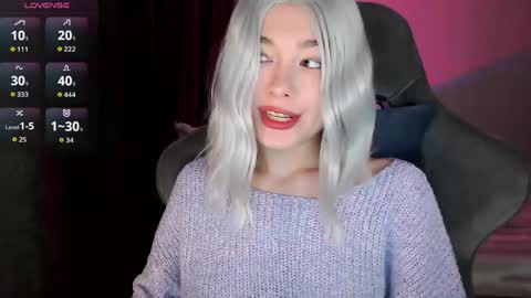 Snapshot of hey_nora_ chatting on April 2026 05:10:01 AM Nora online show from April 2026 05:10:01 AM