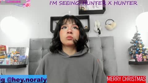 Snapshot of hey_noraly chatting on December 2024 01:17:01 PM Noraly  online show from December 2024 01:17:01 PM
