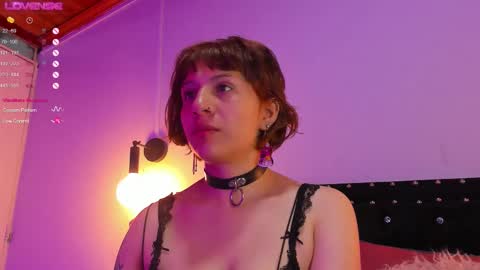 Snapshot of hey_noraly chatting on September 2025 04:12:01 AM Noraly  online show from September 2025 04:12:01 AM