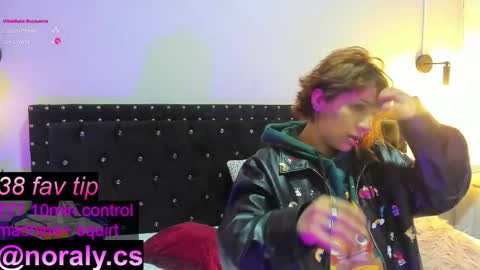 Snapshot of hey_noraly chatting on October 2025 12:04:02 PM Noraly  online show from October 2025 12:04:02 PM