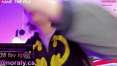 Snapshot of hey_noraly chatting on November 2025 04:44:02 AM Noraly online show from November 2025 04:44:02 AM