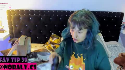 Snapshot of hey_noraly chatting on March 2026 04:07:02 AM Noraly online show from March 2026 04:07:02 AM