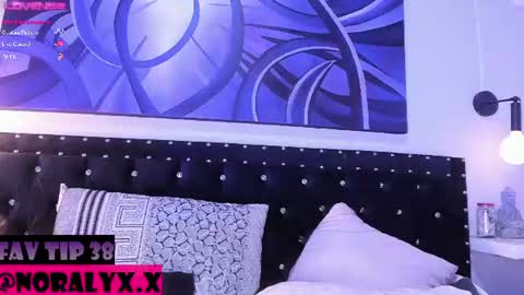 Snapshot of hey_noraly chatting on July 2026 06:47:02 AM Noraly online show from July 2026 06:47:02 AM