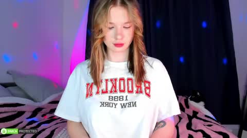 Snapshot of hey_tyankaaaa chatting on April 2026 02:00:02 AM Bella 3 online show from April 2026 02:00:02 AM