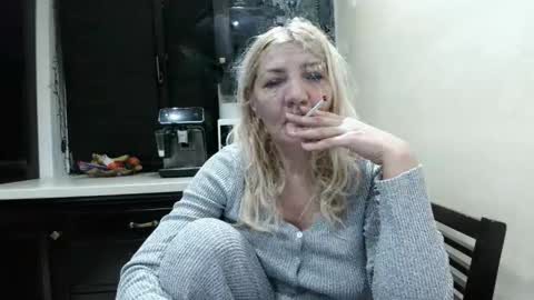 Snapshot of heyheygrey chatting on January 2026 05:00:01 AM Heyheygrey online show from January 2026 05:00:01 AM