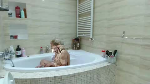 Snapshot of heyheygrey chatting on February 2026 12:16:02 AM Heyheygrey online show from February 2026 12:16:02 AM