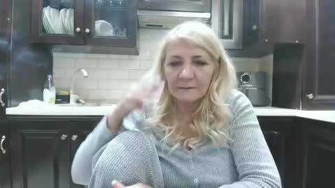 Snapshot of heyheygrey chatting on April 2026 04:45:01 PM Heyheygrey online show from April 2026 04:45:01 PM