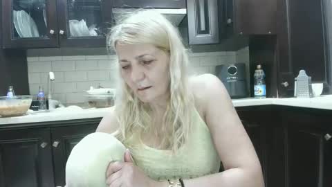 Snapshot of heyheygrey chatting on June 2026 11:54:01 PM Heyheygrey online show from June 2026 11:54:01 PM
