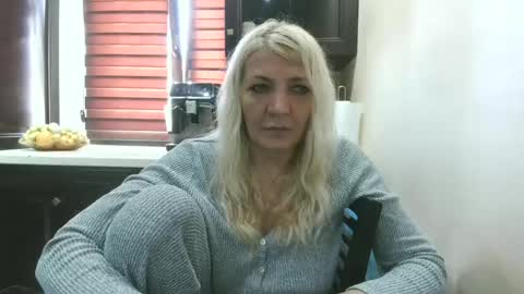 Snapshot of heyheygrey chatting on July 2026 12:07:01 PM Heyheygrey online show from July 2026 12:07:01 PM