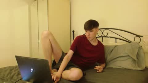 heyitsyourboy online show from December 2025 01:12:02 AM