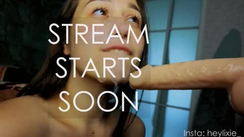 Snapshot of heylixie_ chatting on October 2025 12:51:01 AM Li online show from October 2025 12:51:01 AM