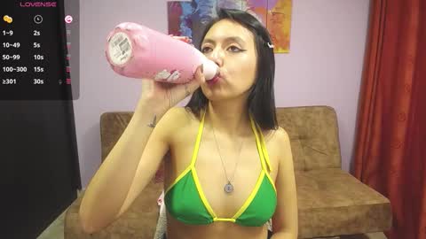 Snapshot of hi_allison chatting on March 2026 03:44:02 AM Allison online show from March 2026 03:44:02 AM