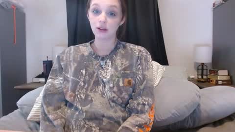 Snapshot of hi_cut_cutie chatting on February 2026 01:11:01 AM Paige online show from February 2026 01:11:01 AM