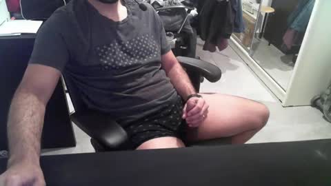 Snapshot of hi_im_chuck chatting on January 2025 06:43:02 AM hi_im_chuck online show from January 2025 06:43:02 AM