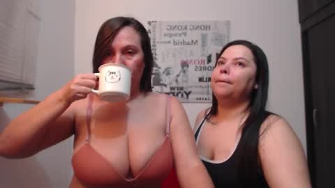 Snapshot of hidden_tinna chatting on February 2026 10:22:02 AM Tinna online show from February 2026 10:22:02 AM