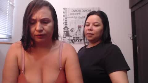 Snapshot of hidden_tinna chatting on May 2026 05:41:01 PM Tinna online show from May 2026 05:41:01 PM