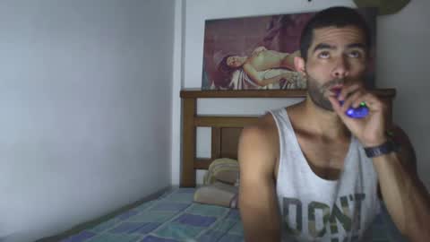 Snapshot of hideonbush051 chatting on October 2025 02:54:01 AM hideonbush online show from October 2025 02:54:01 AM