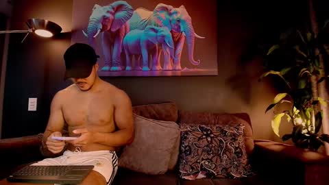 Snapshot of highlatin_guys chatting on January 2025 12:16:02 AM Terry and E online show from January 2025 12:16:02 AM