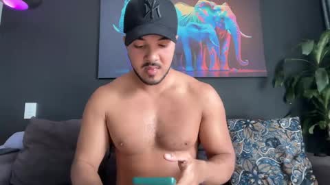 Snapshot of highlatin_guys chatting on May 2026 04:04:02 PM Terry and E online show from May 2026 04:04:02 PM