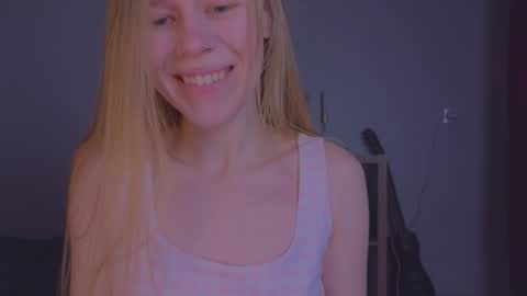 Snapshot of hihi_im_chloe chatting on February 2025 04:47:01 AM Chloe online show from February 2025 04:47:01 AM