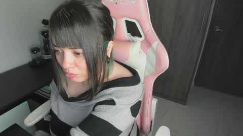 Snapshot of hikaru_arimura chatting on April 2026 02:25:02 AM hikaru_arimura online show from April 2026 02:25:02 AM