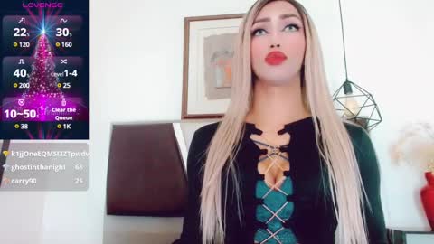 Snapshot of hilary_avilan chatting on December 2024 07:56:01 PM Hilary Avilan online show from December 2024 07:56:01 PM