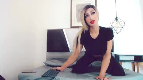 Snapshot of hilary_avilan chatting on January 2025 07:39:02 PM Hilary Avilan online show from January 2025 07:39:02 PM