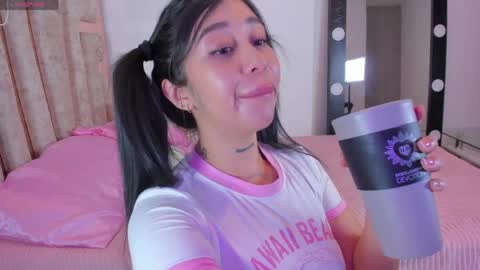 Snapshot of hilary_jones_22 chatting on April 2026 05:54:01 PM LUNA new account FOLLOW ME online show from April 2026 05:54:01 PM