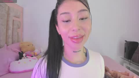 Snapshot of hilary_jones_22 chatting on May 2026 12:16:02 AM LUNA new account FOLLOW ME online show from May 2026 12:16:02 AM