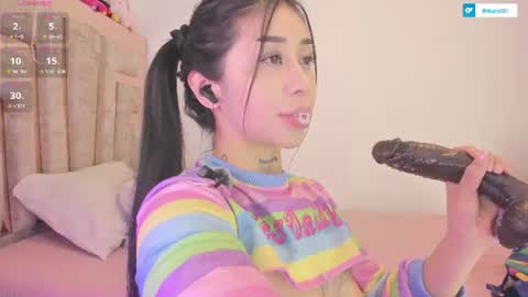 Snapshot of hilary_jones_22 chatting on June 2026 12:19:02 AM LUNA new account FOLLOW ME online show from June 2026 12:19:02 AM