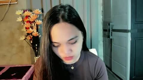 hilarymolly online show from February 2026 02:43:01 AM