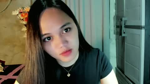 Snapshot of hilarymolly chatting on June 2026 07:37:01 PM hilarymolly online show from June 2026 07:37:01 PM