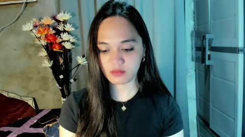 Snapshot of hilarymolly chatting on July 2026 07:52:01 PM hilarymolly online show from July 2026 07:52:01 PM